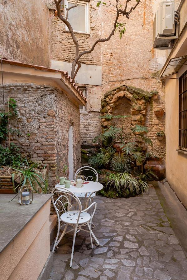 The Secret Loft Garden * Rom